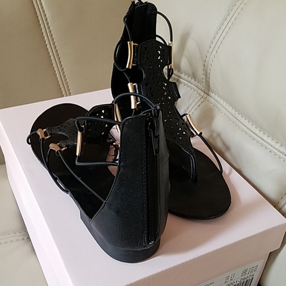 Sandals - Picture 3 of 4